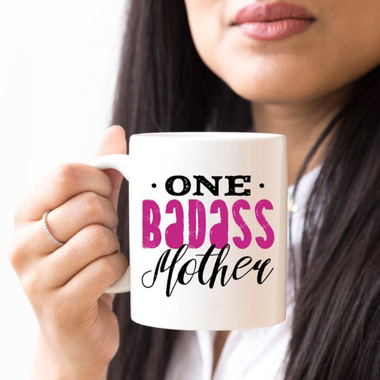 One Badass Moeder, Moederdag Mok, Grappig Moeder Cadeau